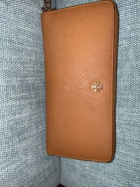 Tory Burch Zip-Around Continental Wallet in Saddle Brown